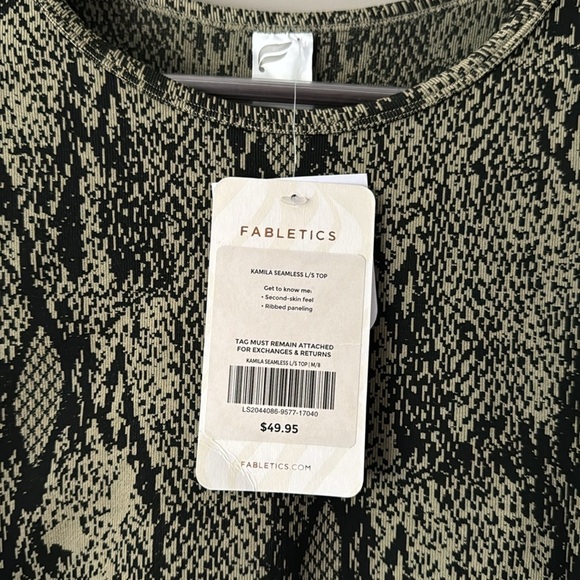 FABLETICS KAMILA SEAMLESS LONG SLEEVE GREEN & BLACK SNAKESKIN CROP TOP MED - Picture 3 of 5